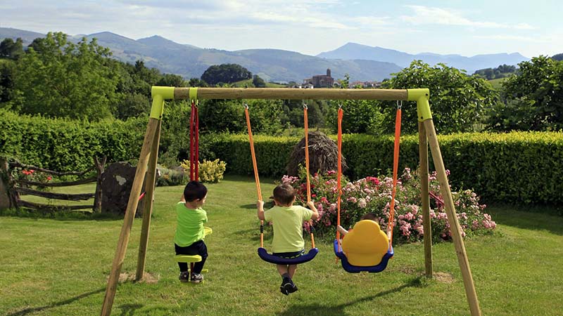 Turismo sin infancia robada