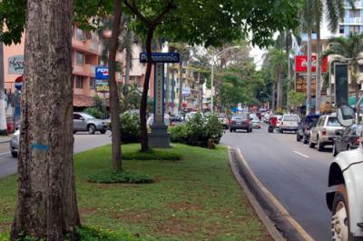 Continúan consultas para renovación de calles y barrios