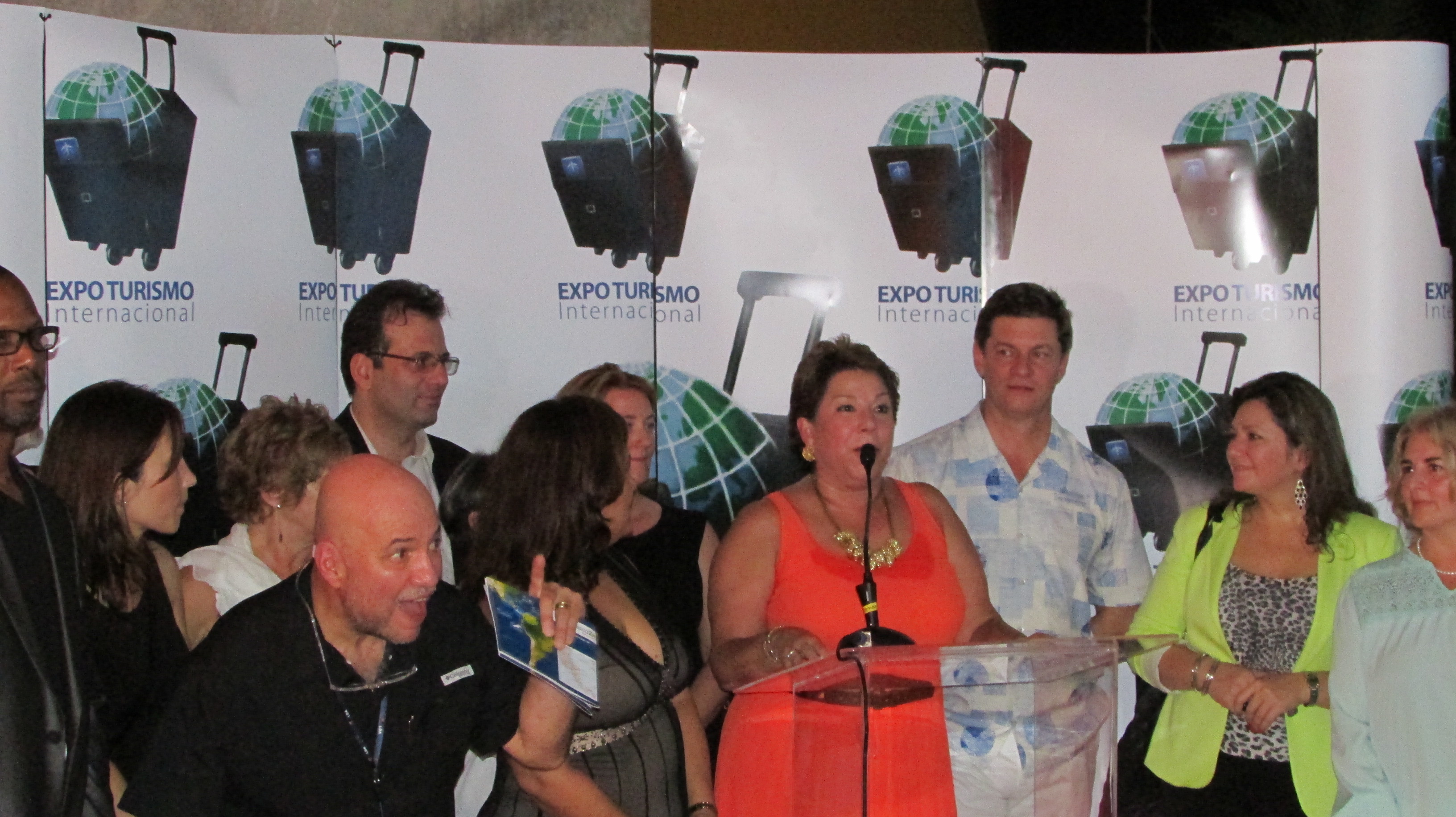 Annette Cárdenas, presidente de la Cámara de Turismo de Panamá Inauguran EXPO TURISMO INTERNACIONAL para promover la industria sin chimeneas