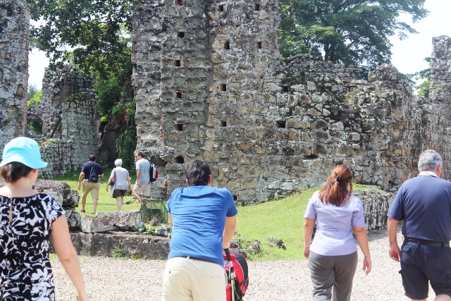Turistas visitan las ruinas de Panamá La Vieja. (Foto de Cristóbal Chen) Seguro médico para visitantes con efecto multiplicador en el turismo panameño