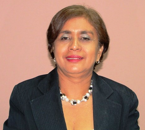 Licda. Adelina de Hernández, coordinadora del Programa Padrino-Empresario del MIDES. Alianza empresa privada-gobierno contra el desempleo