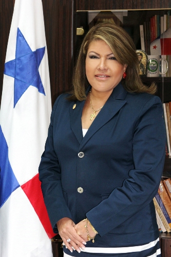 Ministra de Trabajo y Desarrollo Laboral, Alma Cortés. Ministra de Trabajo destaca disminución del desempleo ante la OIT