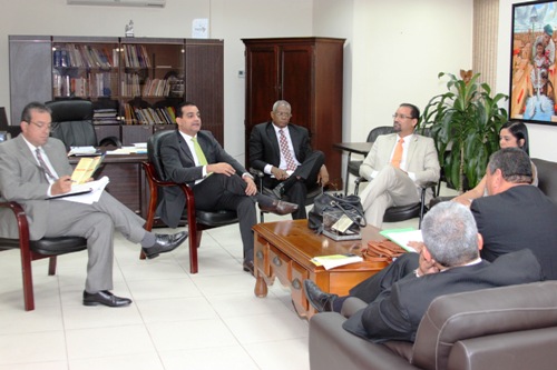 Directivos de APADETRA en acercamiento a autoridades de MITRADEL. Organización laboral inicia acercamiento con nuevo ministro de Trabajo