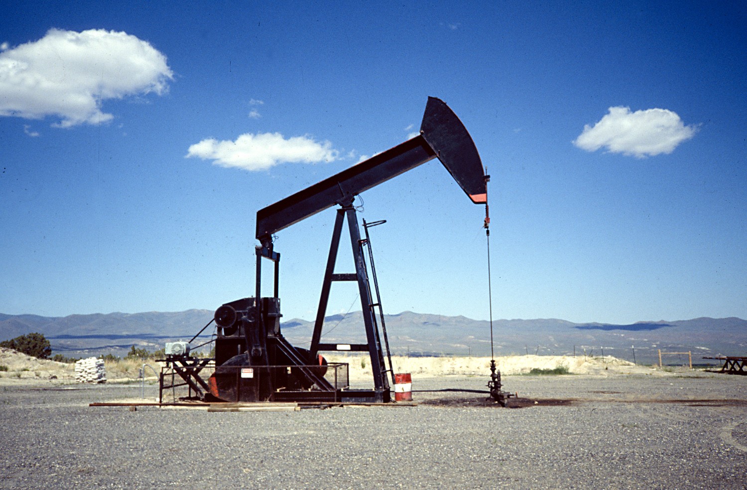 Panamá negociará importación de petróleo de Azerbaiyán