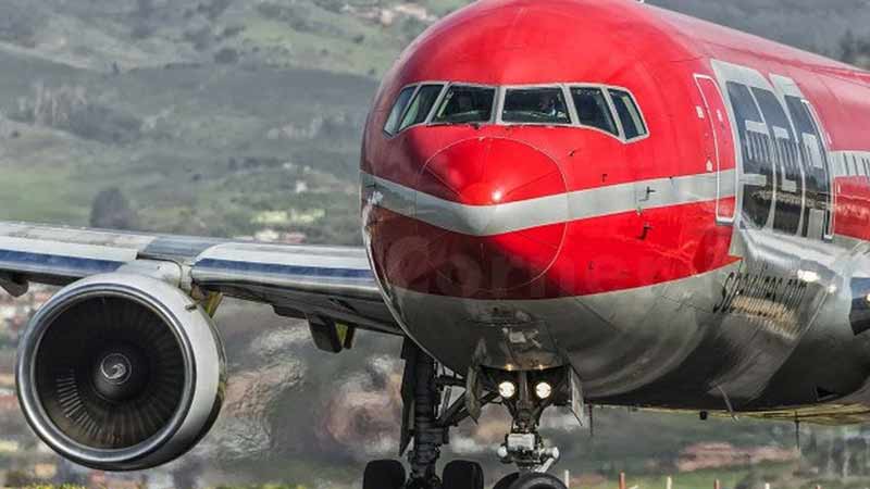 Aerolínea venezolana Santa Bárbara cierra ruta hacia Panamá
