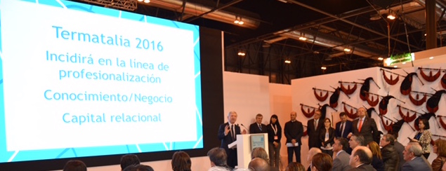 El director de la feria, Alejandro Rubín, dirigiéndose al público. Lanzamiento de Termatalia 2016