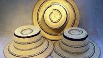 "Sombrero pintao" de Panamá se exhibe ante miles de viajeros